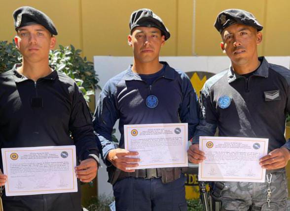 Orgullo paceño: Tres policías culminaron el Curso Internacional del G.O.M